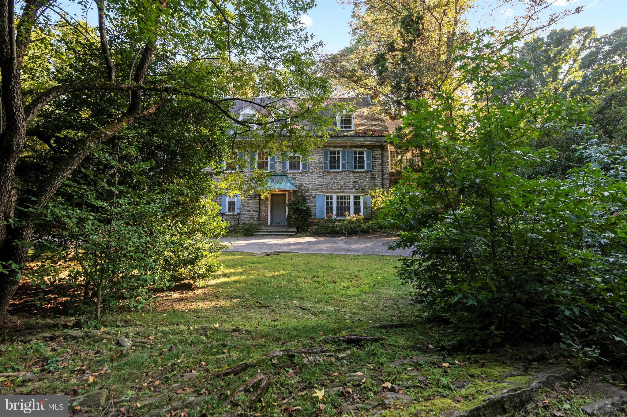 31 West Bells Mill Road Philadelphia, PA 19118 - Photo 4 of 32