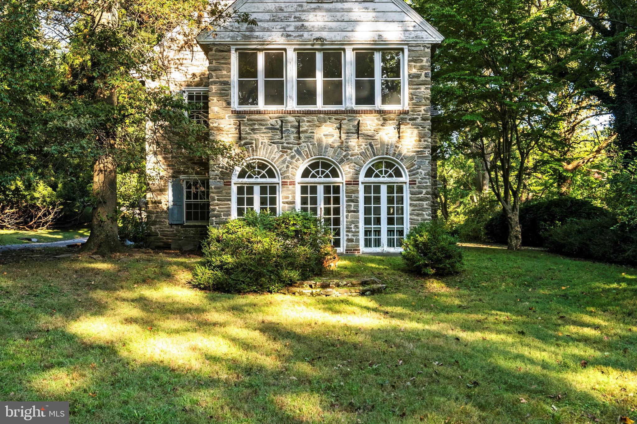 31 West Bells Mill Road Philadelphia, PA 19118 - Photo 6 of 32
