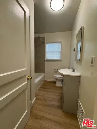 $2,499 | 127 North Doheny Drive, Unit 127 5, West Hollywood, CA 90048