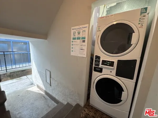 $2,499 | 127 North Doheny Drive, Unit 127 5, West Hollywood, CA 90048