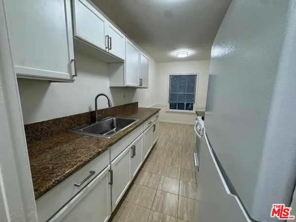 $2,499 | 127 North Doheny Drive, Unit 127 5, West Hollywood, CA 90048