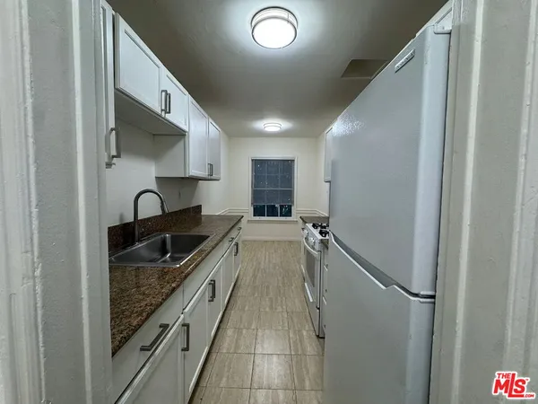 $2,499 | 127 North Doheny Drive, Unit 127 5, West Hollywood, CA 90048