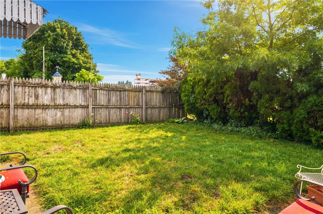 195 Elmore Avenue Woonsocket, RI 02895 - Photo 38 of 41
