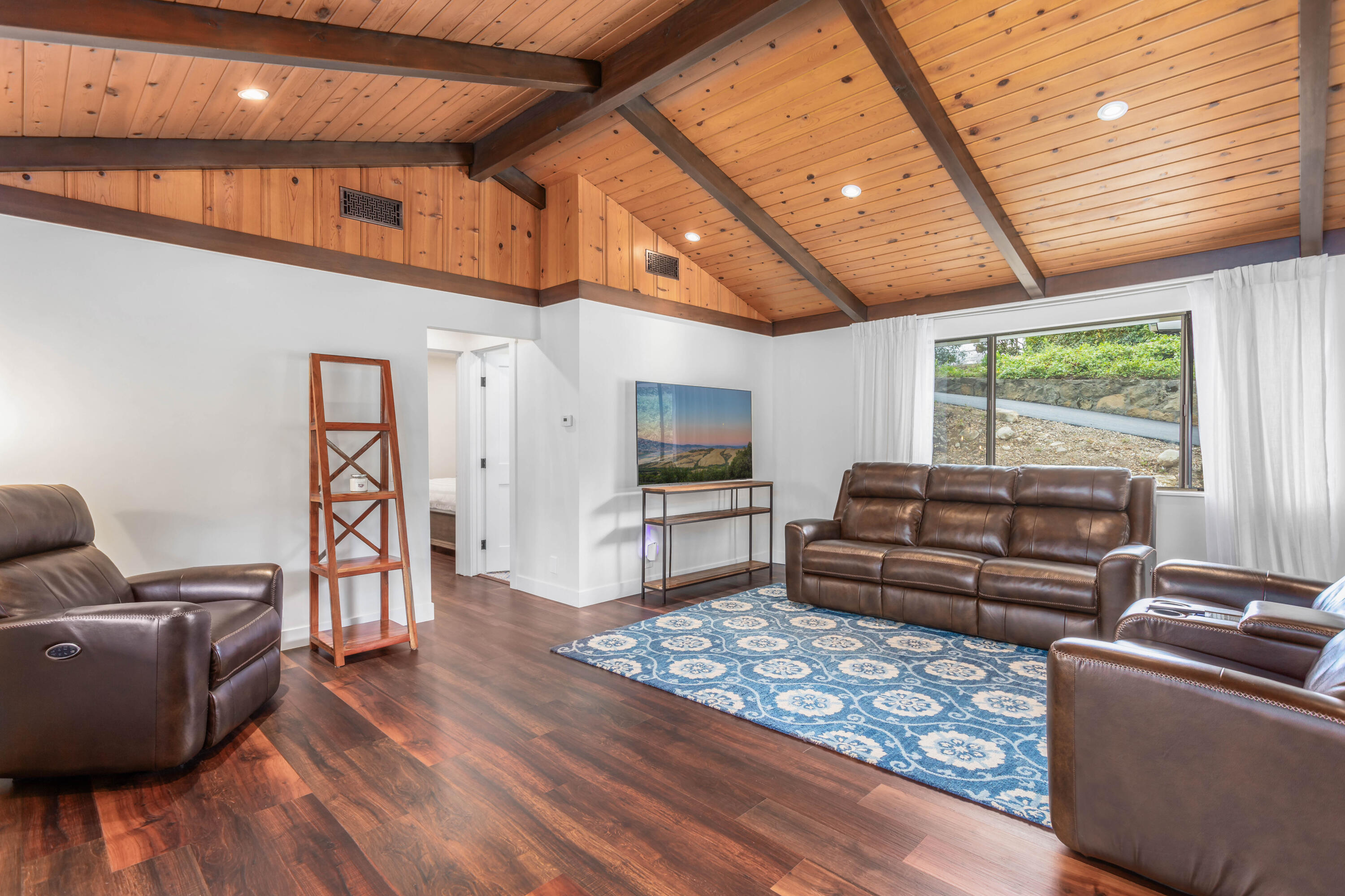 345 Sierra Vista Road Montecito, CA 93108 - Photo 8 of 27 12