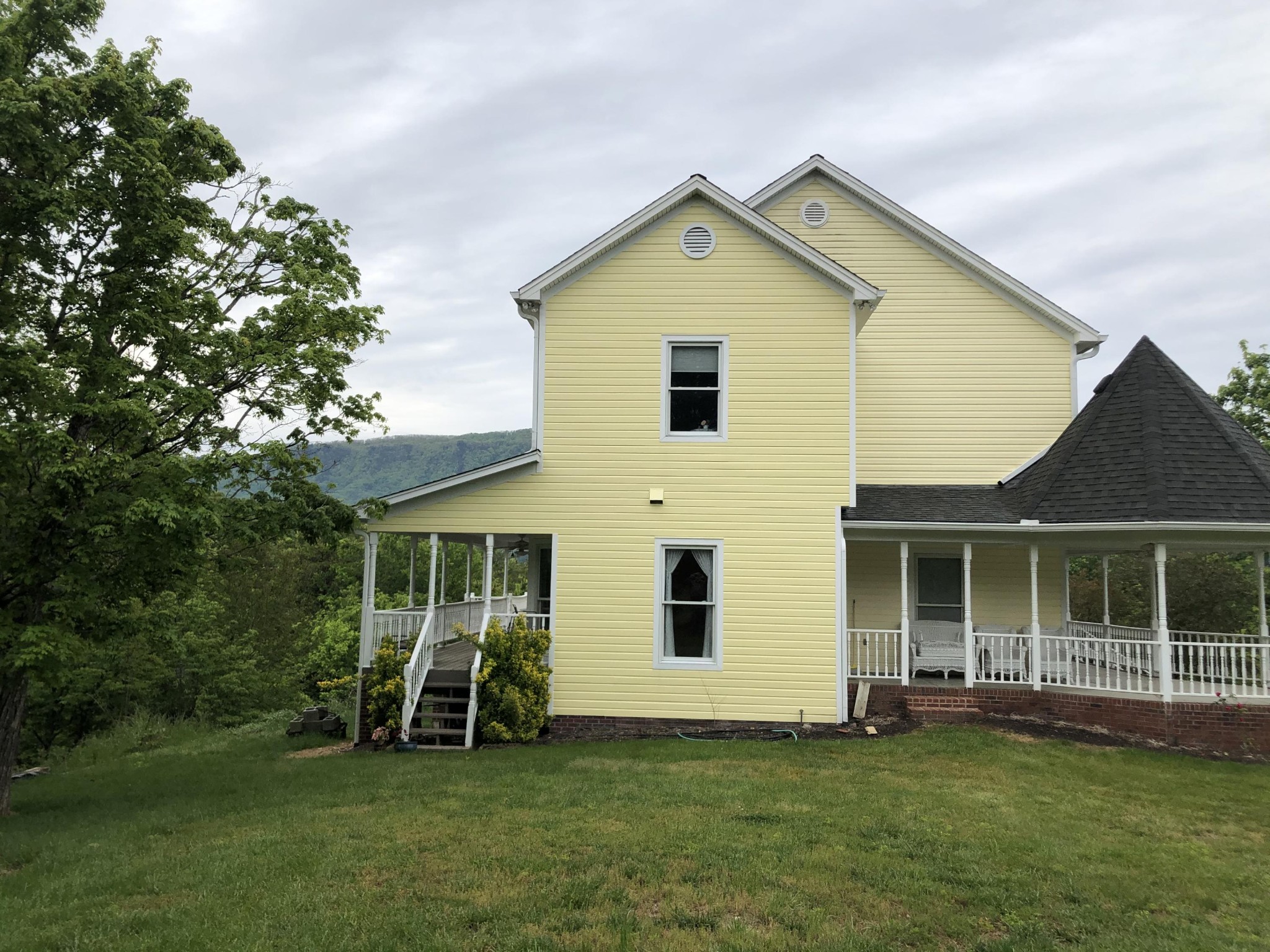 1455 A R Davis Road Seymour, TN 37865 - Photo 3 of 3 a front view of a house with a yard