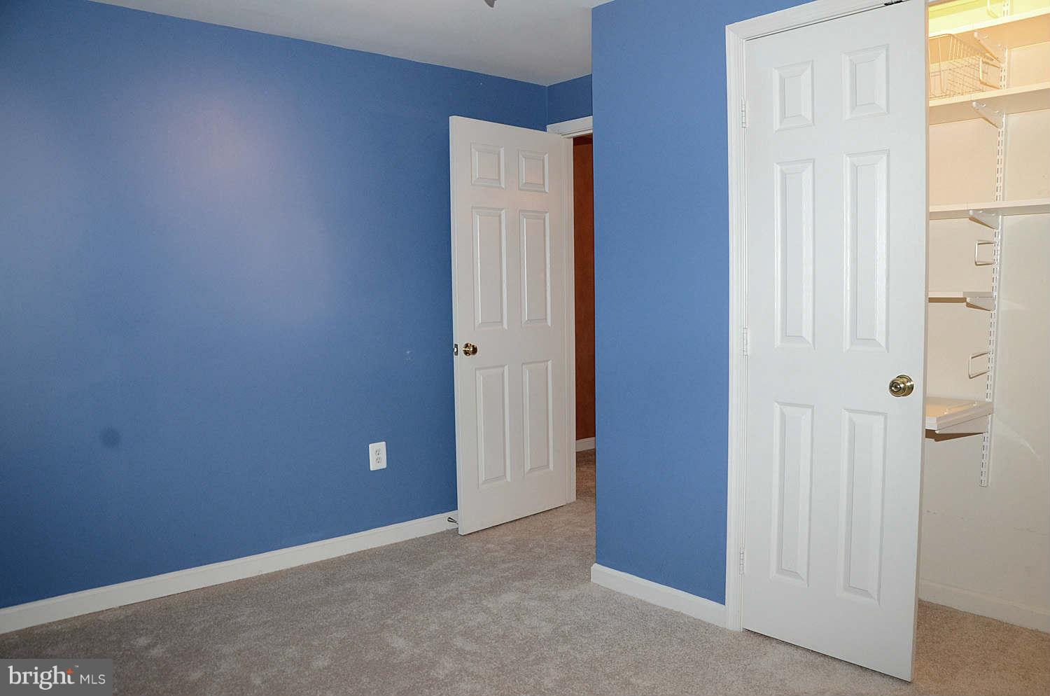 1267 Weatherstone Court Reston, VA 20194 - Photo 22 of 30 an empty room with windows
