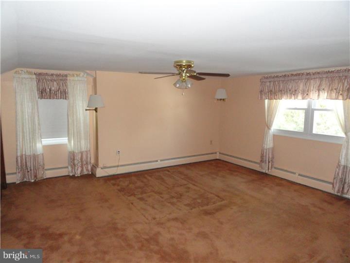 809 Bluebell Road Warminster, PA 18974 - Photo 18 of 23 Gallery Image 18