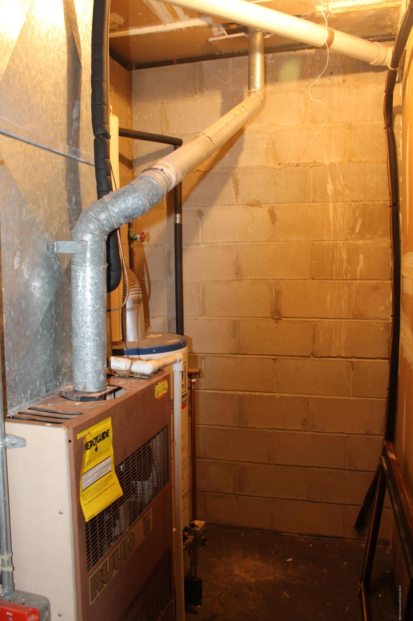 185 Cedar Swamp Road Jackson, NJ 08527 - Photo 18 of 36 a bathroom with a sink and a shower