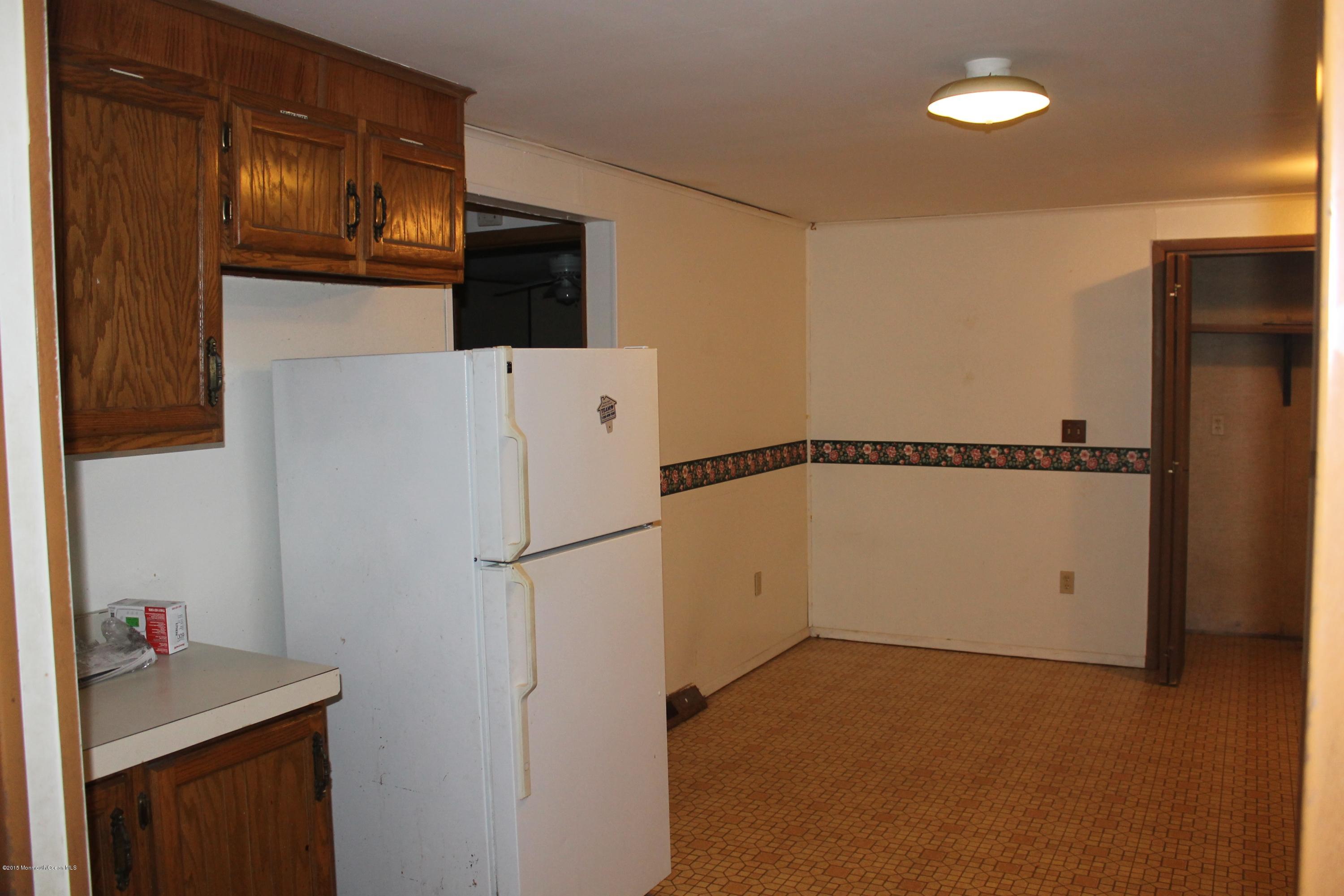 185 Cedar Swamp Road Jackson, NJ 08527 - Photo 28 of 36 a utility room with dryer and washer