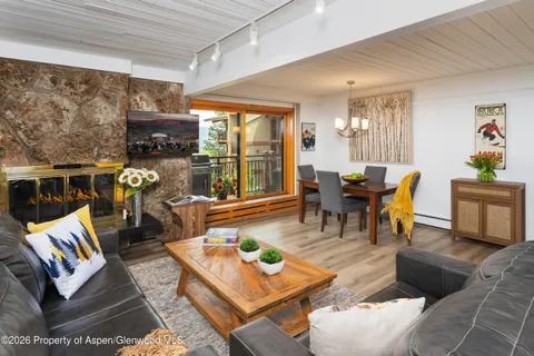 $1,150,000 | 30 Anderson Lane, Unit 806, Snowmass Village, CO 81615