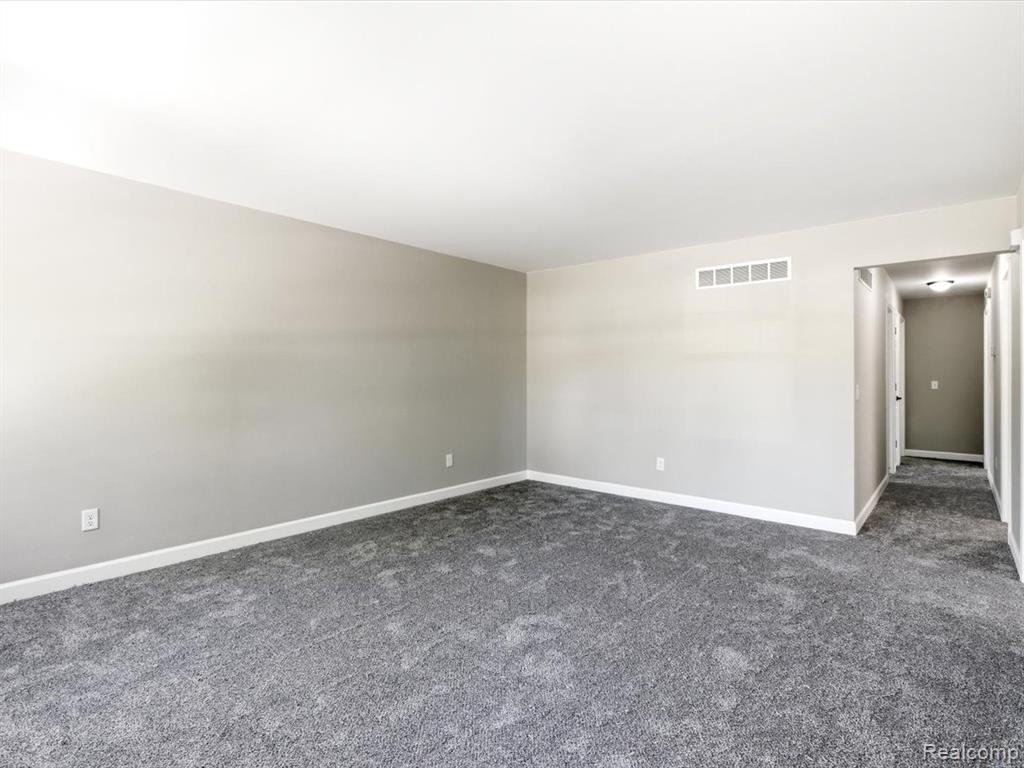 2971 Beach Road Port Huron, MI 48060 - Photo 7 of 29