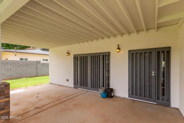 an empty room with door