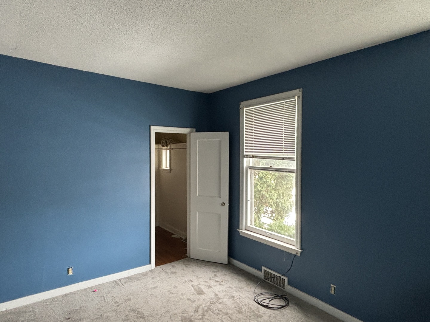 2235 Pershing Boulevard Clinton, IA 52732 - Photo 5 of 11