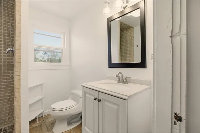 $2,100 | 31 Bayside Avenue, Unit 4, Newport, RI 02840