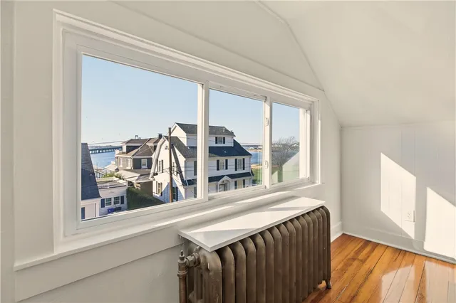 $2,100 | 31 Bayside Avenue, Unit 4, Newport, RI 02840