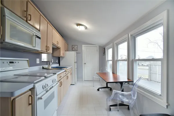 $2,400 | 2331 Edgemere Drive, Greece, NY 14612