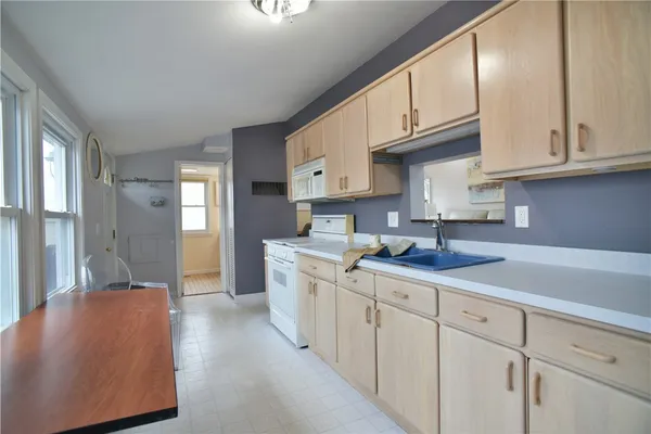 $2,400 | 2331 Edgemere Drive, Greece, NY 14612