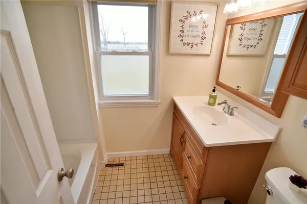 $2,400 | 2331 Edgemere Drive, Greece, NY 14612