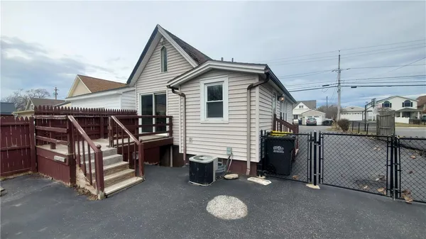 $2,400 | 2331 Edgemere Drive, Greece, NY 14612