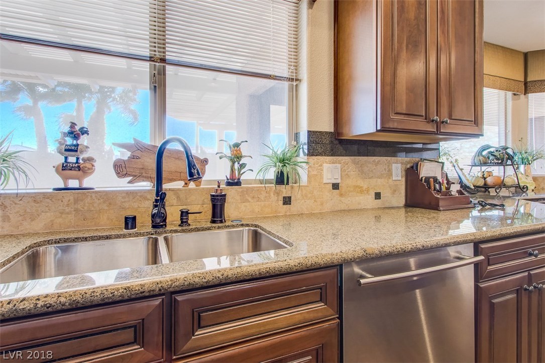 127 Birch Ridge Avenue Las Vegas, NV 89183 - Photo 10 of 32