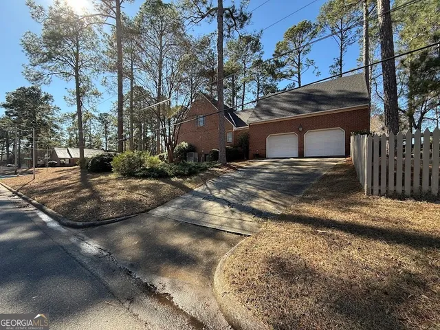 $320,000 | 2601 Ridgewood Lane, Albany, GA 31707