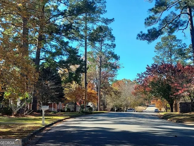 $320,000 | 2601 Ridgewood Lane, Albany, GA 31707