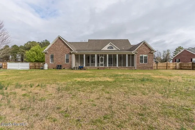 $610,000 | 237 Country Squire Lane, Jacksonville, NC 28540