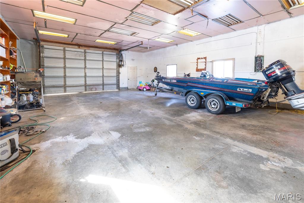 402 East Allen Avenue Witt, IL 62094 - Photo 11 of 37