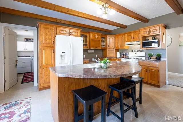 $153,500 | 402 East Allen Avenue, Witt, IL 62094