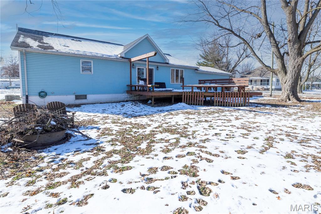 402 East Allen Avenue Witt, IL 62094 - Photo 3 of 37