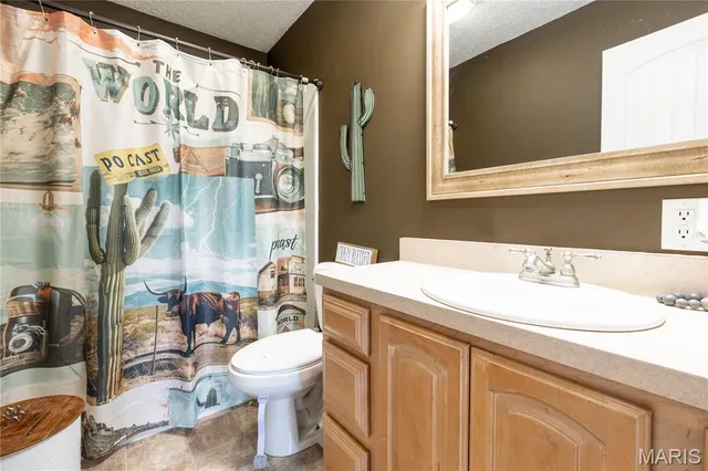 $153,500 | 402 East Allen Avenue, Witt, IL 62094