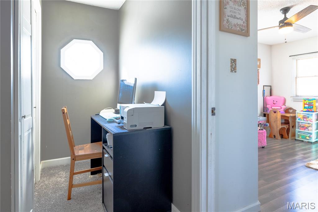 402 East Allen Avenue Witt, IL 62094 - Photo 34 of 37