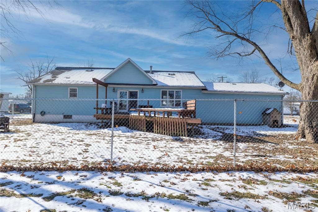 402 East Allen Avenue Witt, IL 62094 - Photo 4 of 37