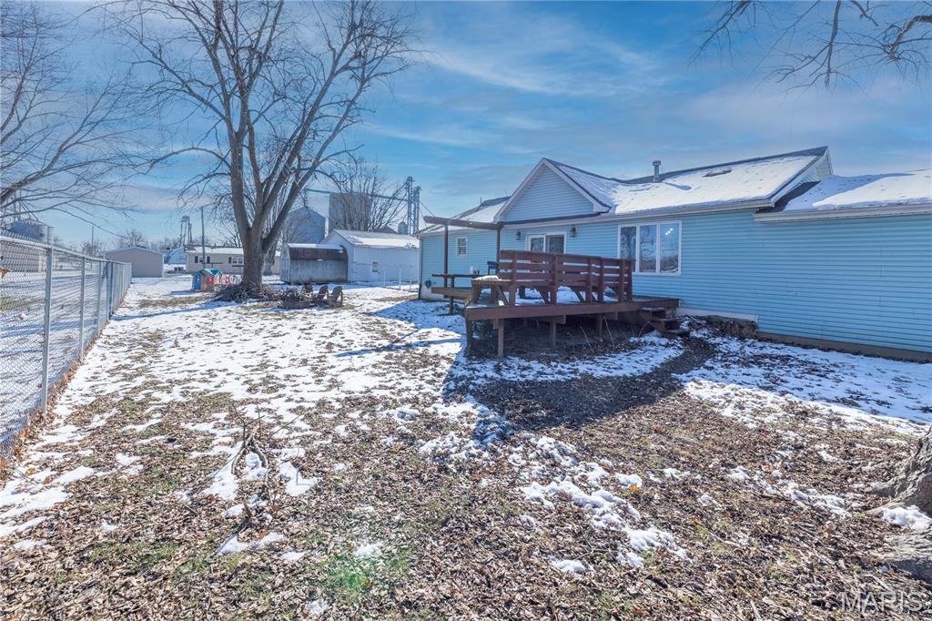 402 East Allen Avenue Witt, IL 62094 - Photo 5 of 37