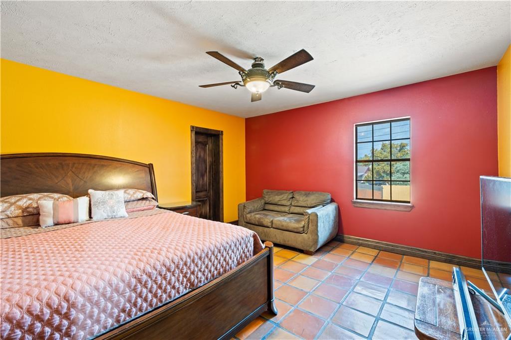 610 North Texas Street Rio Grande City, TX 78582 - Photo 13 of 23