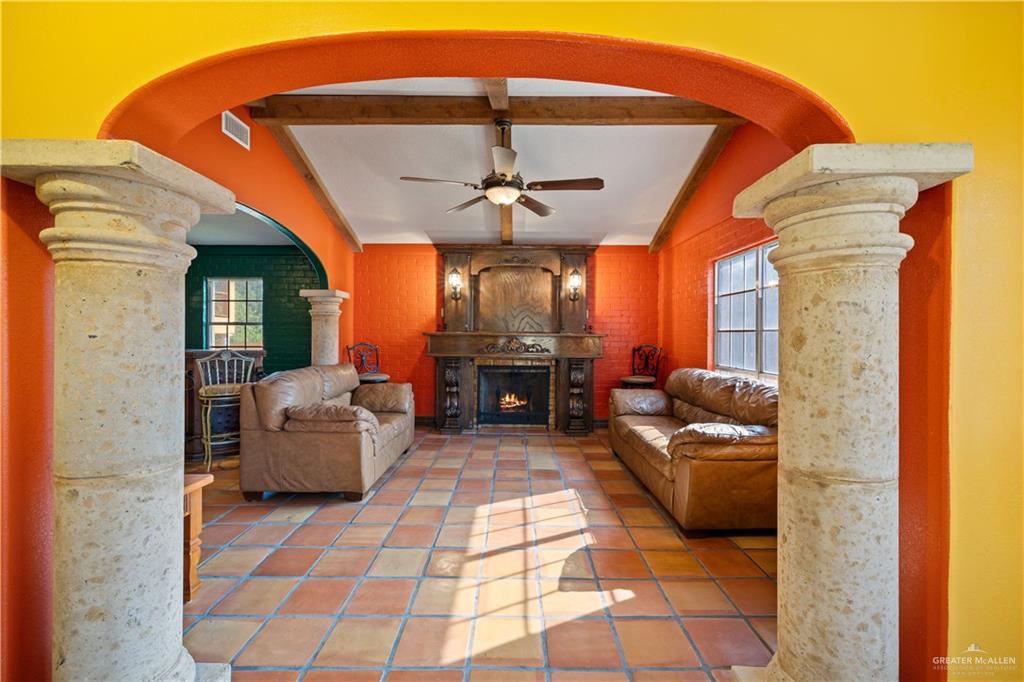 610 North Texas Street Rio Grande City, TX 78582 - Photo 3 of 23