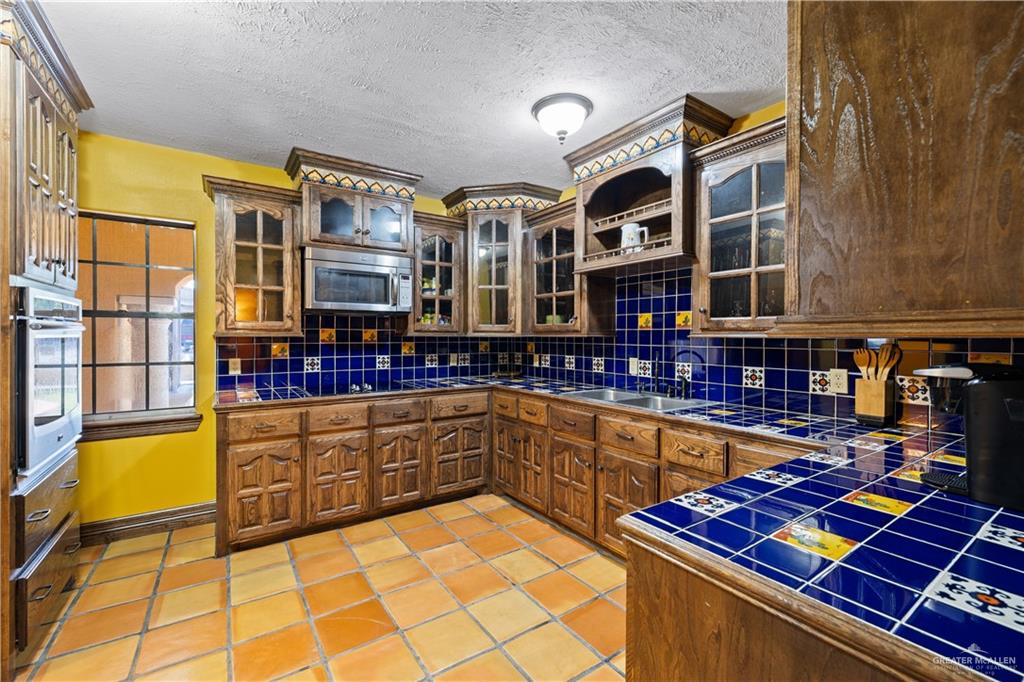 610 North Texas Street Rio Grande City, TX 78582 - Photo 9 of 23