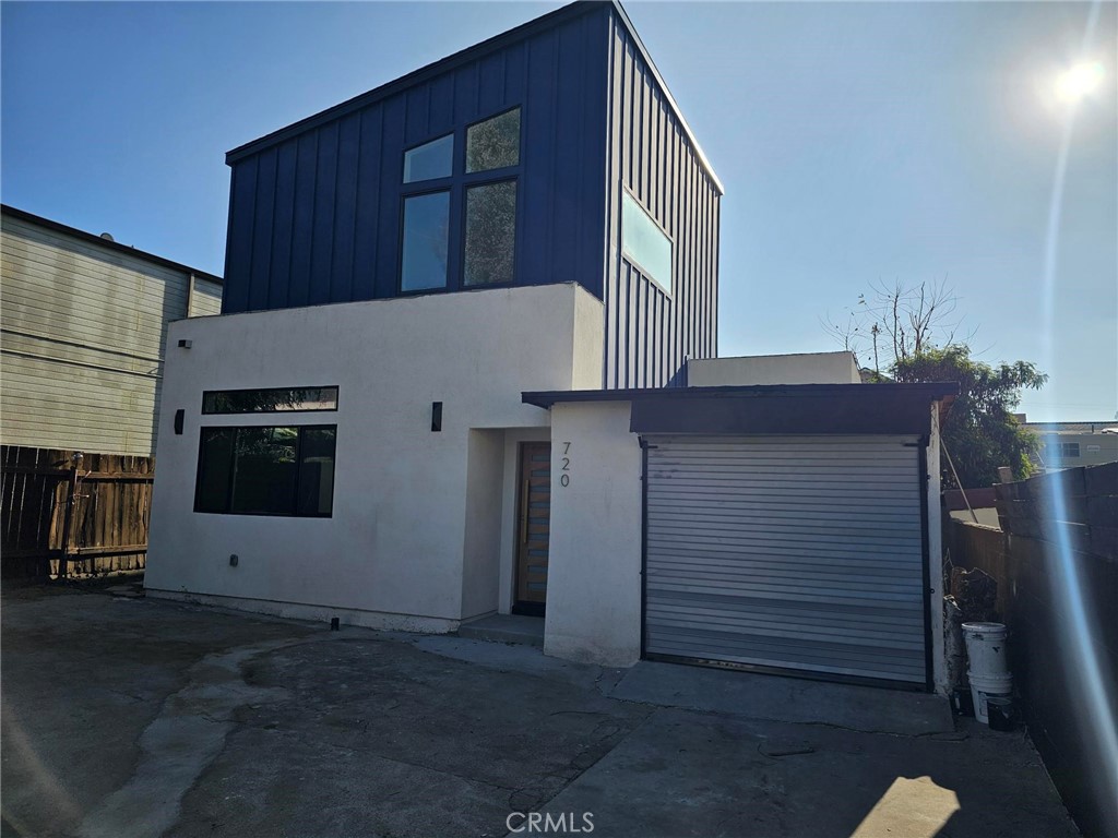 720 San Pascual Avenue Los Angeles, CA 90042 - Photo 1 of 20 a view of a house with a door