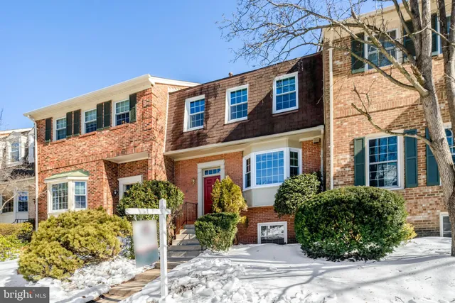 $589,000 | 8225 Cedar Landing Court, Alexandria, VA 22306