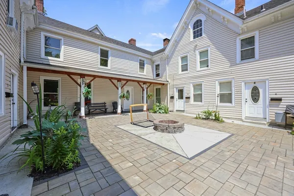 a view of a house with entertaining space