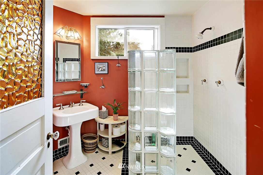 6747 46th Avenue Southwest Seattle, WA 98136 - Photo 21 of 22 Gallery Image 21