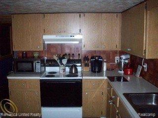 1830 Payson Road Walled Lake, MI 48390 - Photo 8 of 9 Kitchen 4
