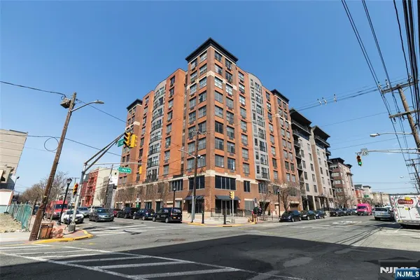 $3,700 | 4301 Park Avenue, Unit 6D, Union City, NJ 07087