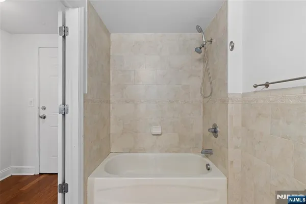 $3,700 | 4301 Park Avenue, Unit 6D, Union City, NJ 07087
