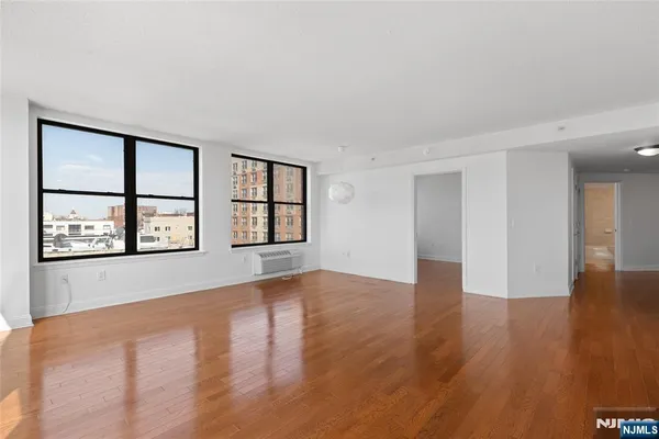 $3,700 | 4301 Park Avenue, Unit 6D, Union City, NJ 07087