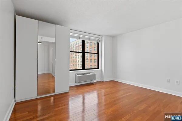 $3,700 | 4301 Park Avenue, Unit 6D, Union City, NJ 07087