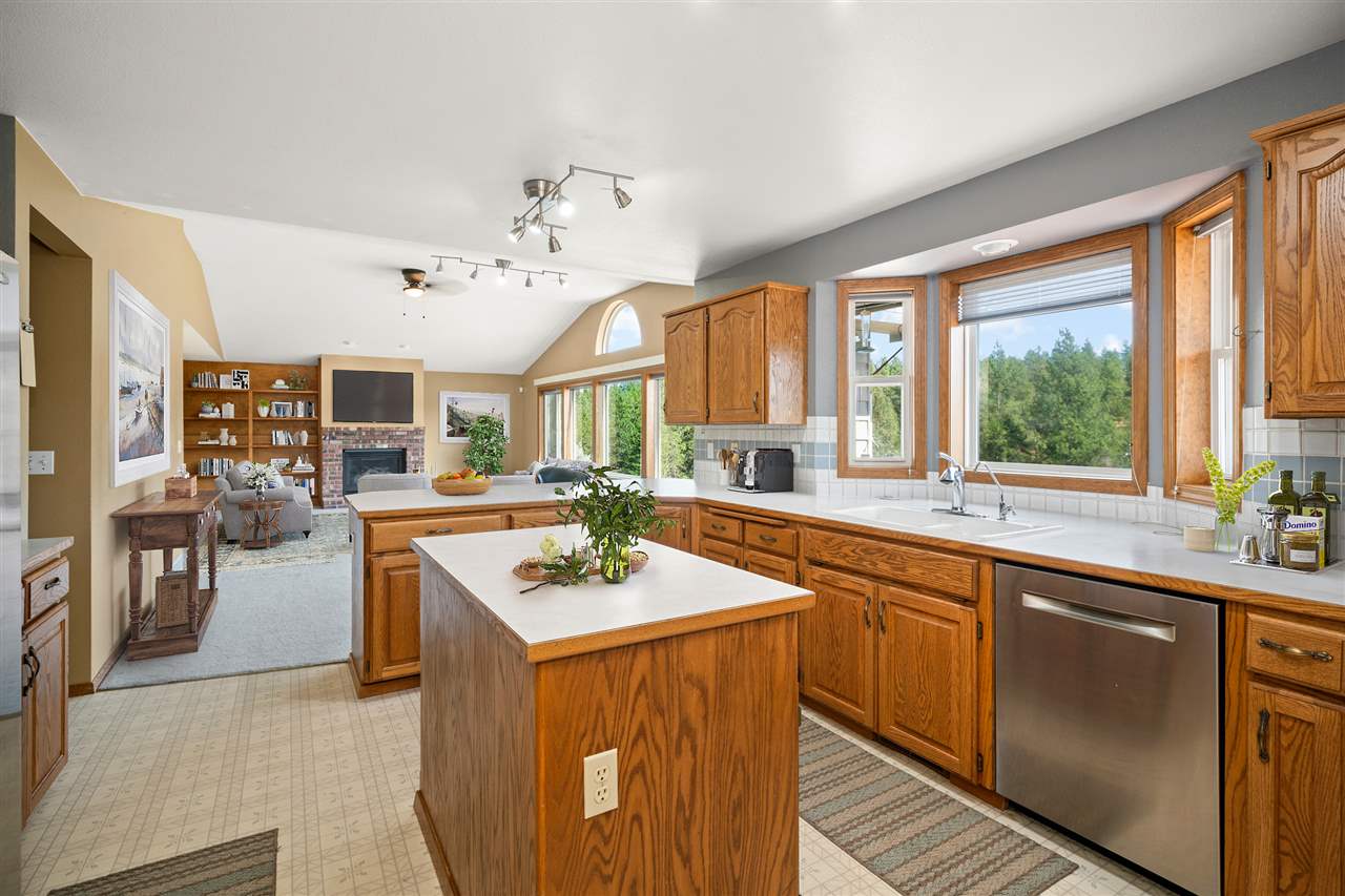 610 West Fender Road Colbert, WA 99005 - Photo 9 of 20