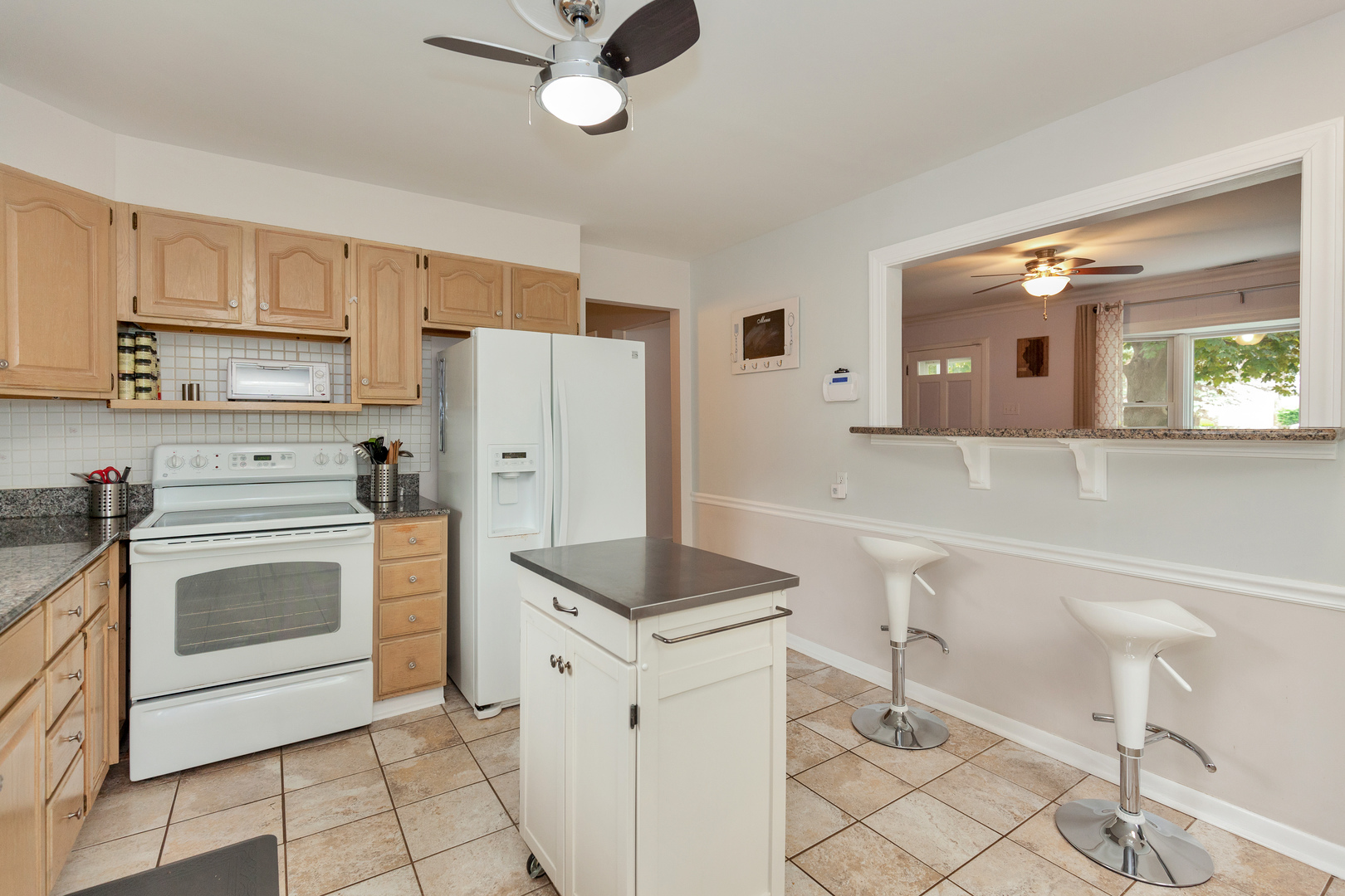 118 Village Road Willowbrook, IL 60527 - Photo 5 of 18