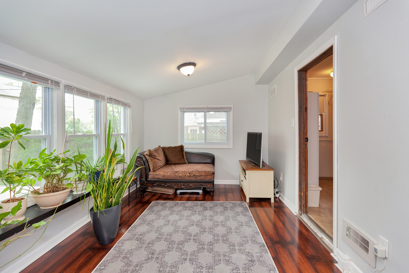 118 Village Road Willowbrook, IL 60527 - Photo 8 of 18