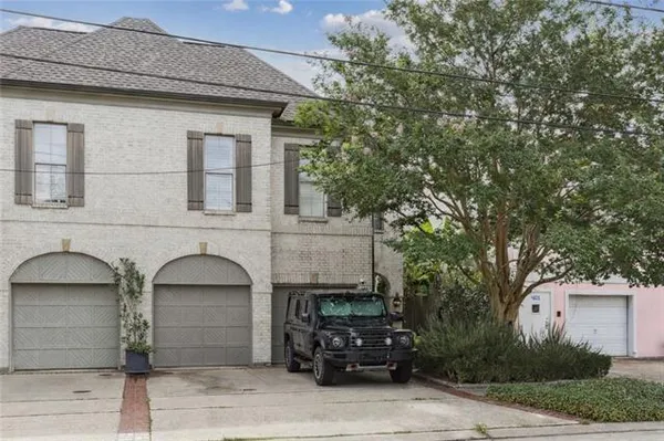 $899,000 | 411 Focis Street, Metairie, LA 70005